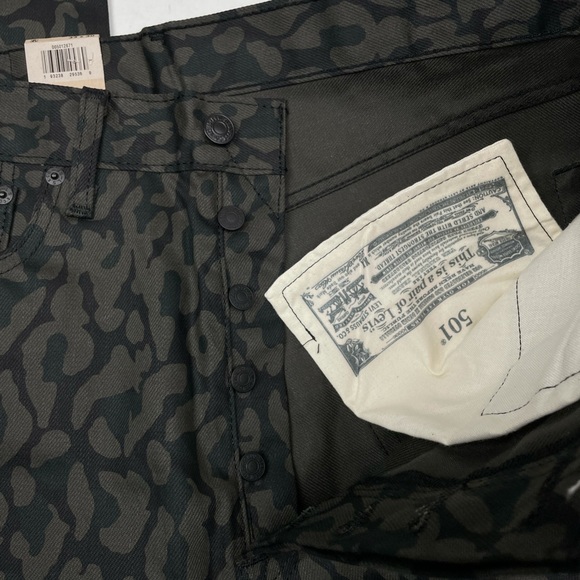 LEVI’S ORIGINAL Men’s CAMO 501 JEANS NWT. - Picture 8 of 15